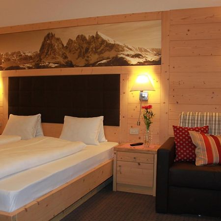 Hotel Garni Doris Castelrotto Ruang foto
