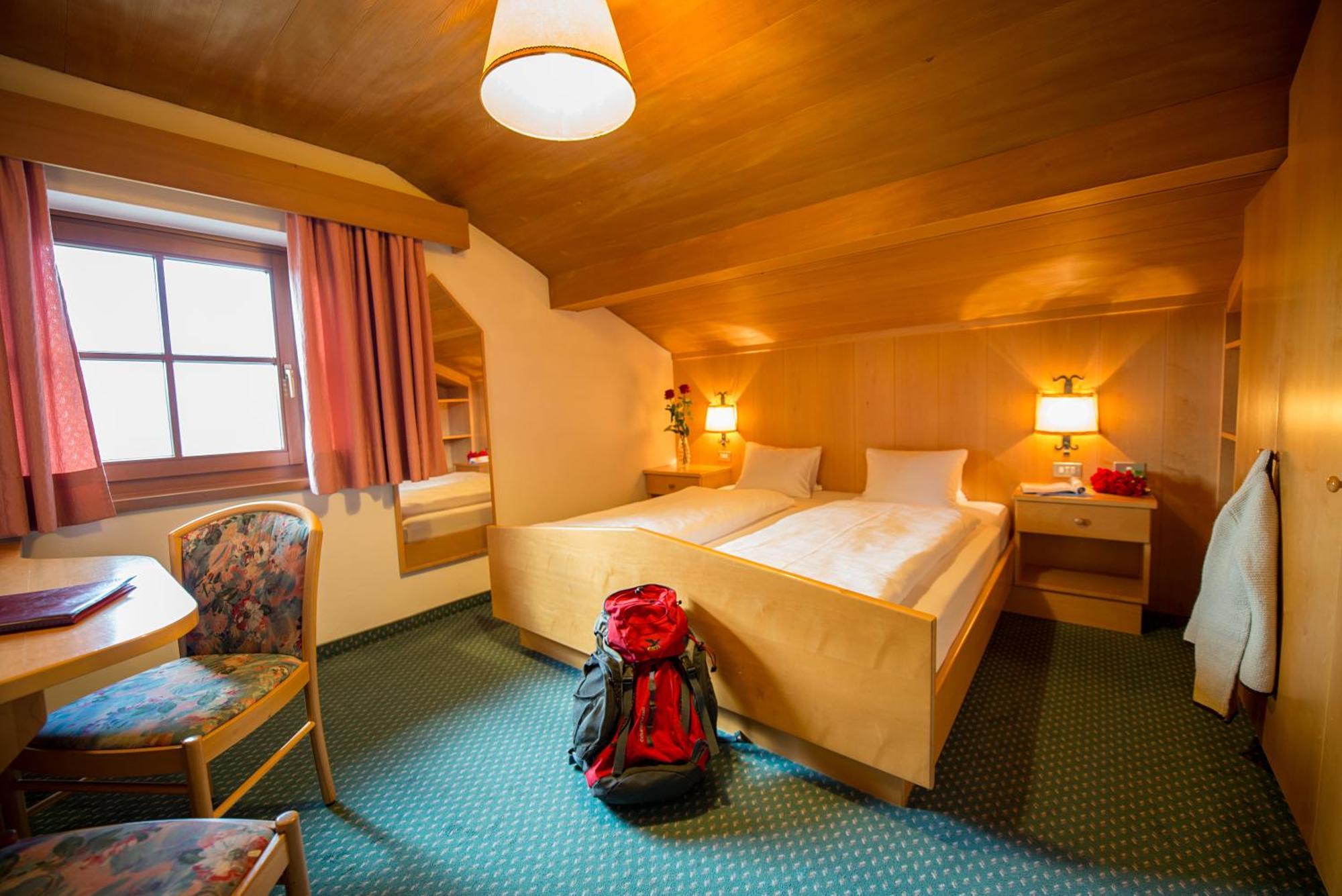 Hotel Garni Doris Castelrotto Ruang foto