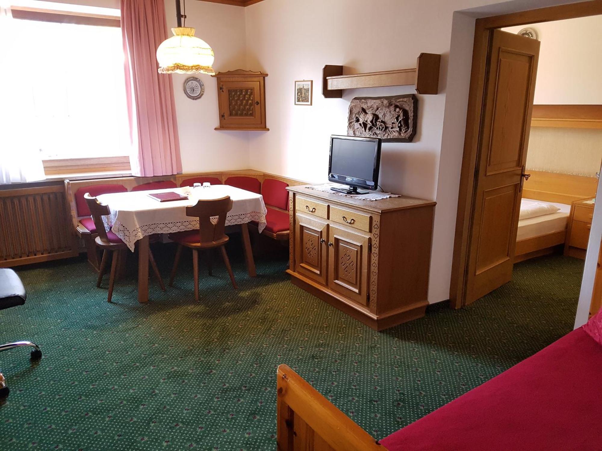 Hotel Garni Doris Castelrotto Ruang foto