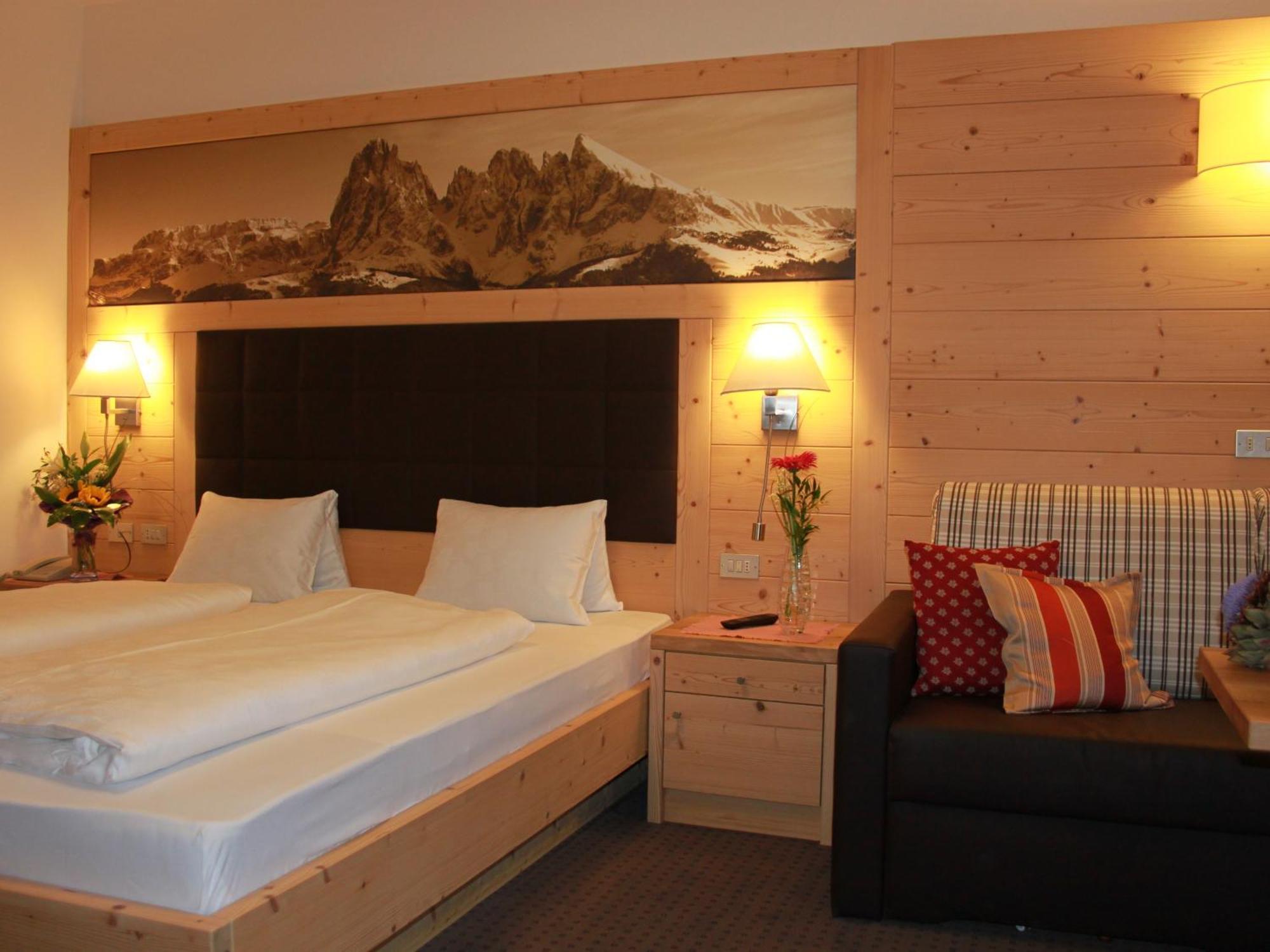 Hotel Garni Doris Castelrotto Ruang foto